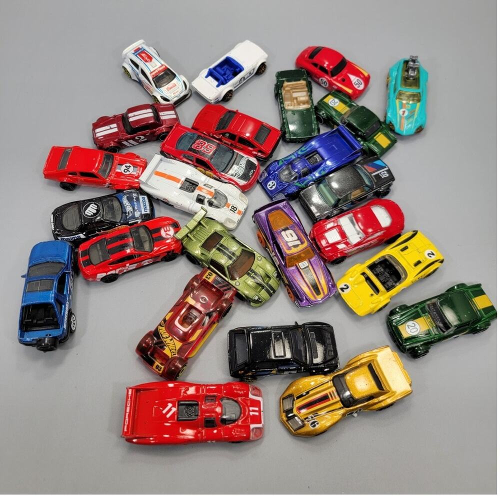 Lot of 25 Hot Wheel Race Cars